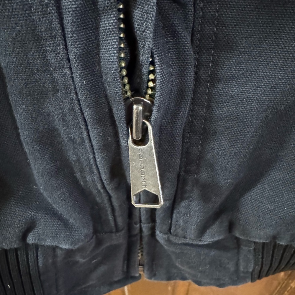 Like New Carhartt Men’s Black Jacket - Picture 3 of 10